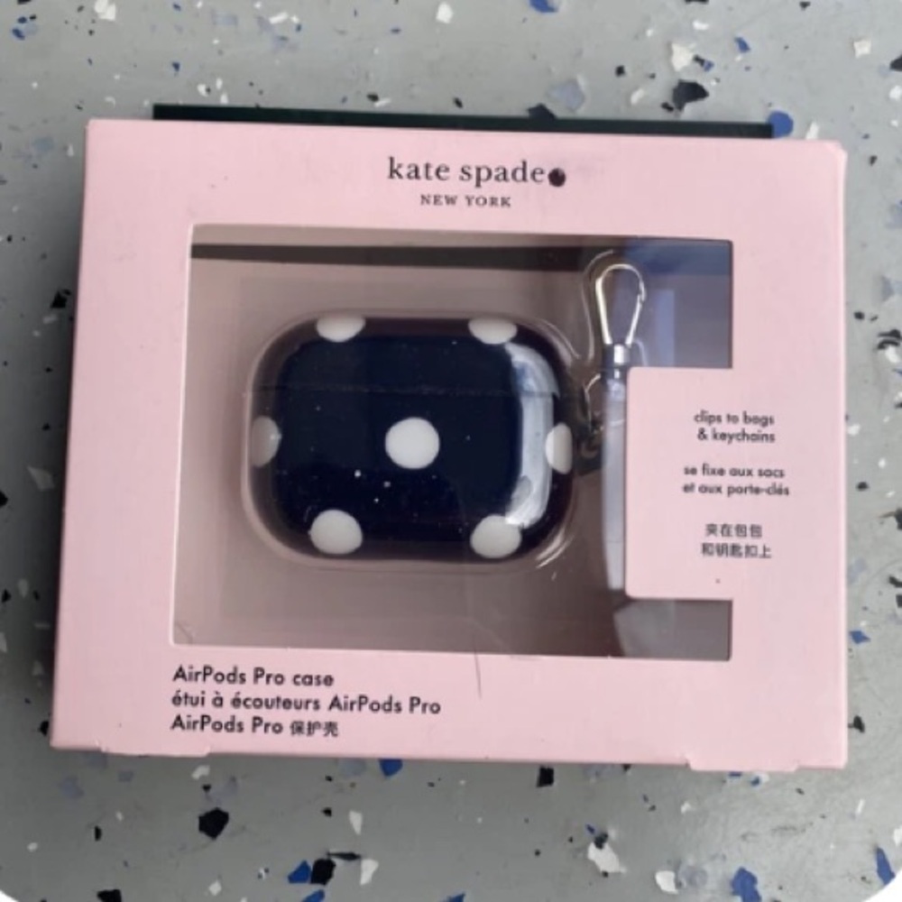 NWT Kate Spade Navy and White Polka Dots Apple AirPods Pro Case Holder Keychain